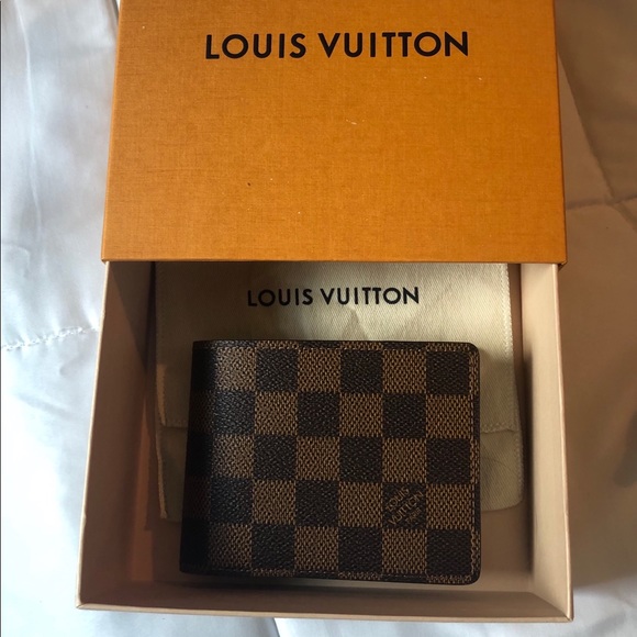 Louis Vuitton Other - Louis Vuitton Men’s Wallet - LIKE NEW🎊